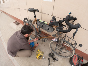 Aktau - Réparation du vélo